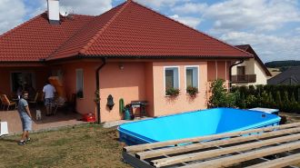 Olomouc - plastový bazén do země