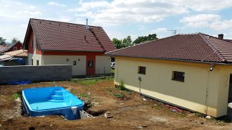 Východní Čechy - plastový bazén do země