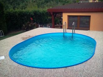Slaný - plastový bazén do země