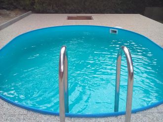 Slaný - plastový bazén do země